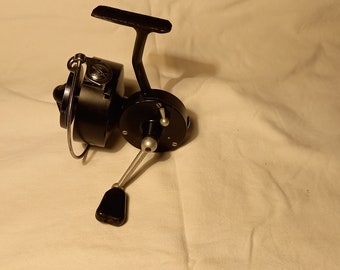 Vintage MITCHELL 304 Spinning Spin Fishing Reel.made in FRANCE 