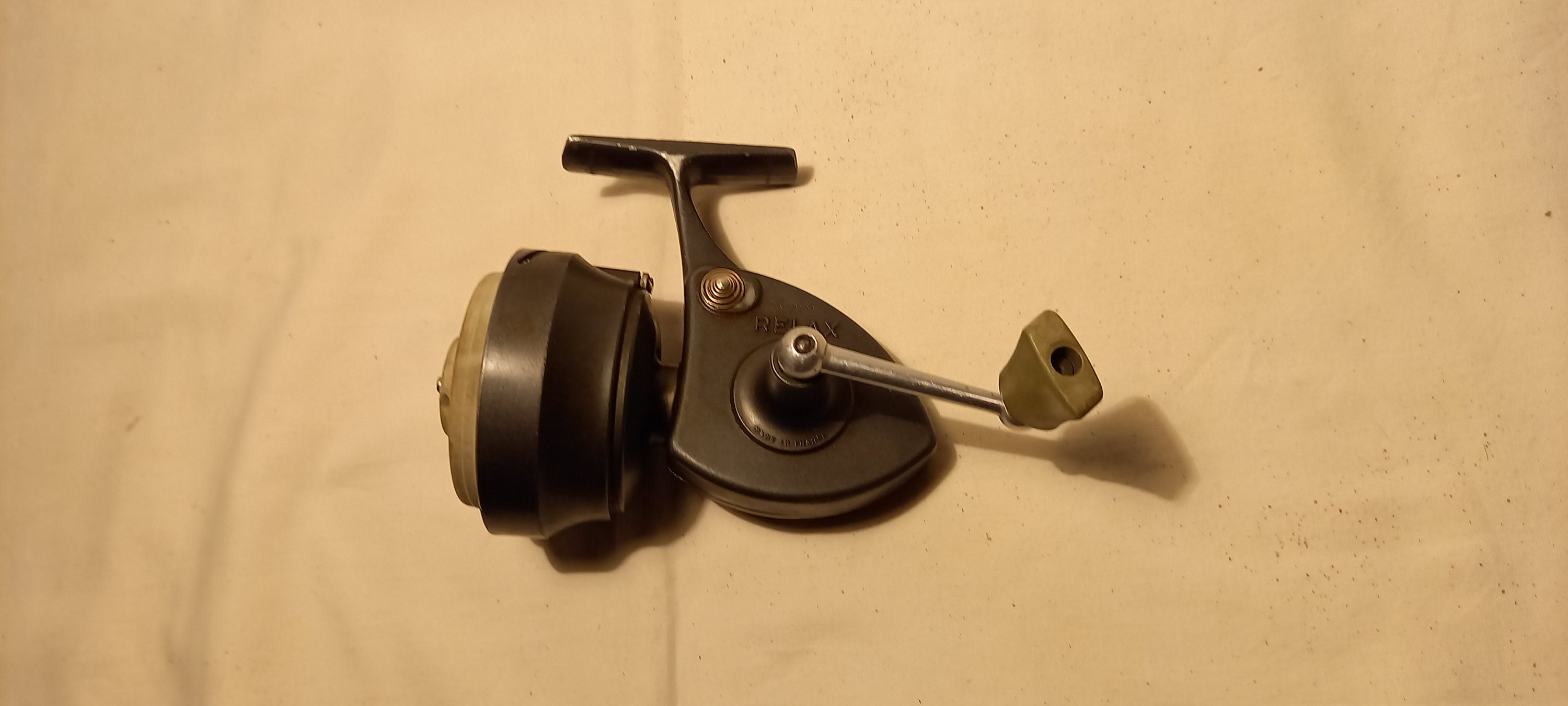 Vintage ,,LUXOR RELAX'' Spinning Spin Fishing Reel -  Canada
