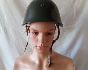 Vintagе Bulgarian Army Steel Helmet М-72. NEW