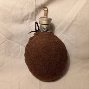 Vintage aluminium veldfles van het Bulgaarse leger uit de jaren 60