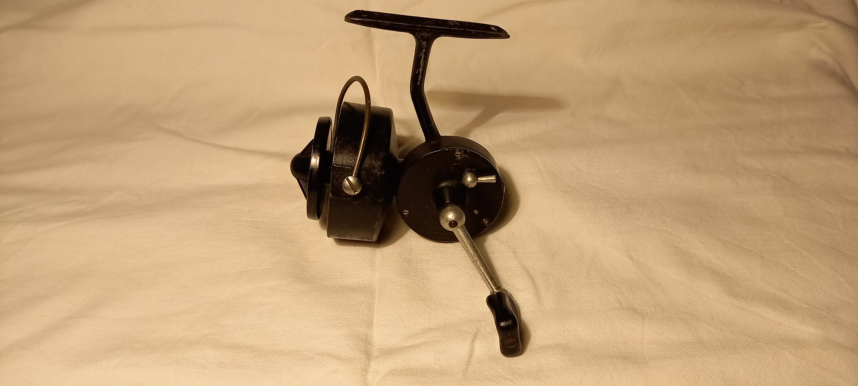 Vintage MITCHELL 304 Spinning Spin Fishing Reel.made in FRANCE