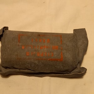 Vintage Bulgaarse leger vintage 1951 individuele verbandverpakking/steriel/