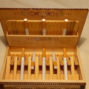 Scatola per sigarette in legno fatta a mano, vintage anni '70