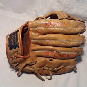 Vintage Light Brown Leather Baseball Glove.Brand:XBH - KOREA