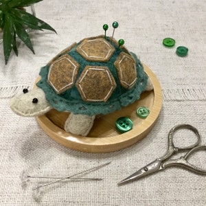 Tortoise Pincushion / Handmade Felt Tortoise