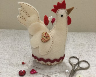 Chicken pin cushion / handmade pincushion / felt chicken