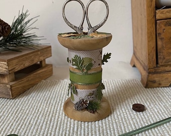 Hedgehog Scissor Holder With Scissors / Rustic Woodland