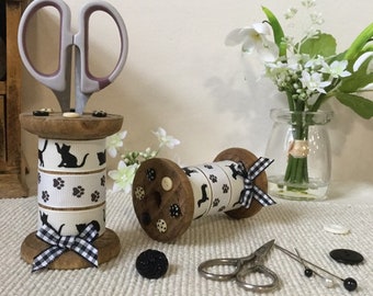 Scissor Holder With Scissors / Cat/Dog / Sewing Accessories