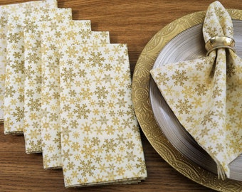 Set of 4 - - Christmas Holiday Candy Modern Reusable Fabric Napkins Large Cloth Napkins N7183