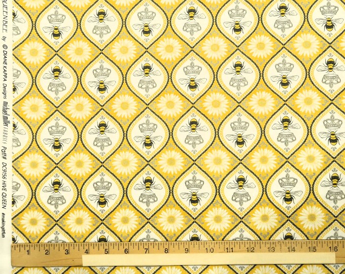 100% Cotton Fabric Bumble Bee Buzzy Bumblebee Insect 140cm Wide Crafty