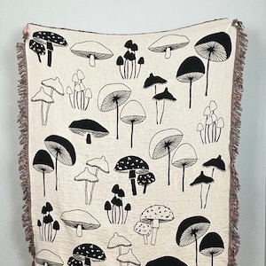 Retro Mushroom Woven Throw Blanket, Fungi Pattern, Boho 60's 70's Groovy Blanket Tapestry, Cotton Sofa Throw, Wall Tapestry, Bedroom Decor