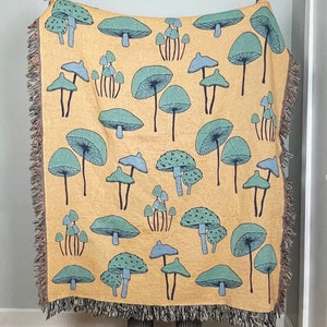 Retro Mushroom Woven Throw Blanket, Fungi Pattern, 60&#39;s 70&#39;s Groovy Blanket Tapestry, Cotton Sofa Throw, Wall Tapestry, Bedroom Decor