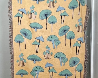 Retro Mushroom Woven Throw Blanket, Fungi Pattern, 60's 70's Groovy Blanket Tapestry, Cotton Sofa Throw, Wall Tapestry, Bedroom Decor