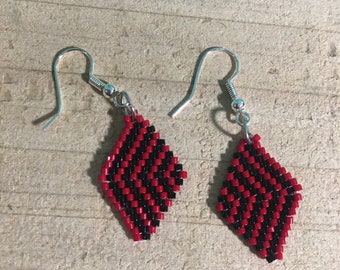 Brickstitch Beaded Earrings Red and Black