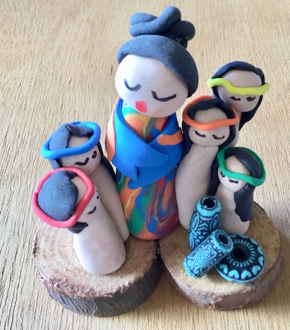 Storyteller with Grandchildren on Wood Base