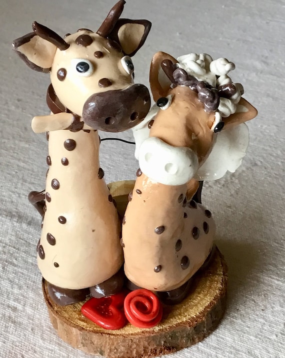 Happy Giraffe Couple Wedding Cake Topper