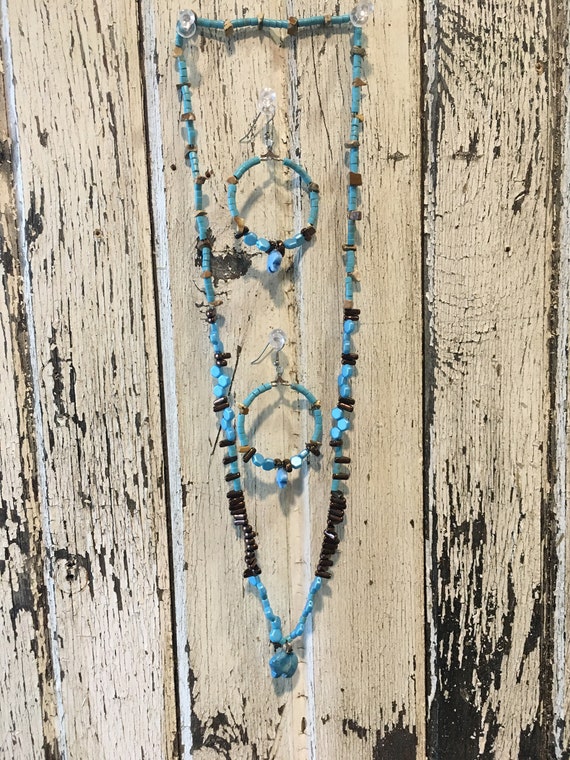 Southwest Inspired Turquoise and Copper Beaded Necklace and Earrings with Bear Pendants