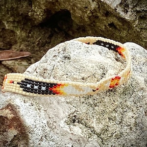 Beaded Bracelet Feather Design Beige