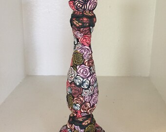 Candelabro de arcilla polimérica con forma de rosa hecho a mano - Decoración floral para el hogar