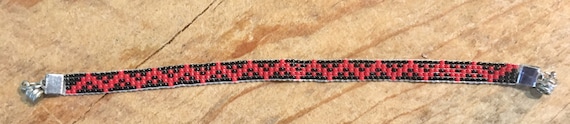 Red/Black ZigZag Loom Beaded Bracelet