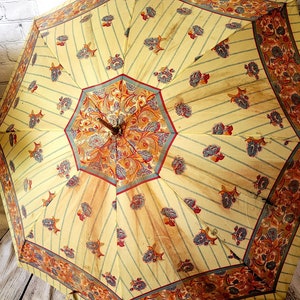 vintage années 1940-1950 Motif floral Rayon ou parapluie en acétate avec poignée lucite incurvée Bakelite