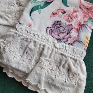 Vintage 60s/70s Floral Flat Pillowcases Pair