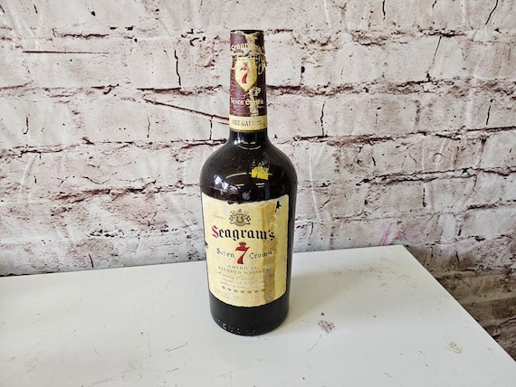 Vintage Seagram's 7 Seven Crown Whiskey Glass Bottle 1 Gallon
