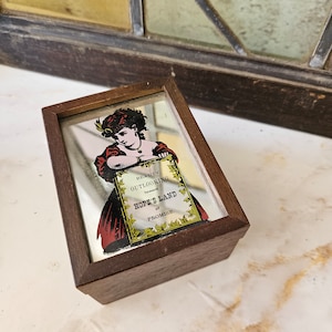 Vintage Western Madame Mirror Music Box, Perfect Vintage Condition, Cute Vanity, Mid Century Art Deco,