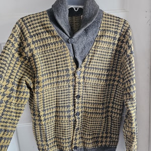 Vintage 60s Cayuga by Himalaya Houndstooth Cardigan | Yellow & Grey Shawl Collar Sweater | Rockabilly Mod Grandpa Core Knitwear | Large