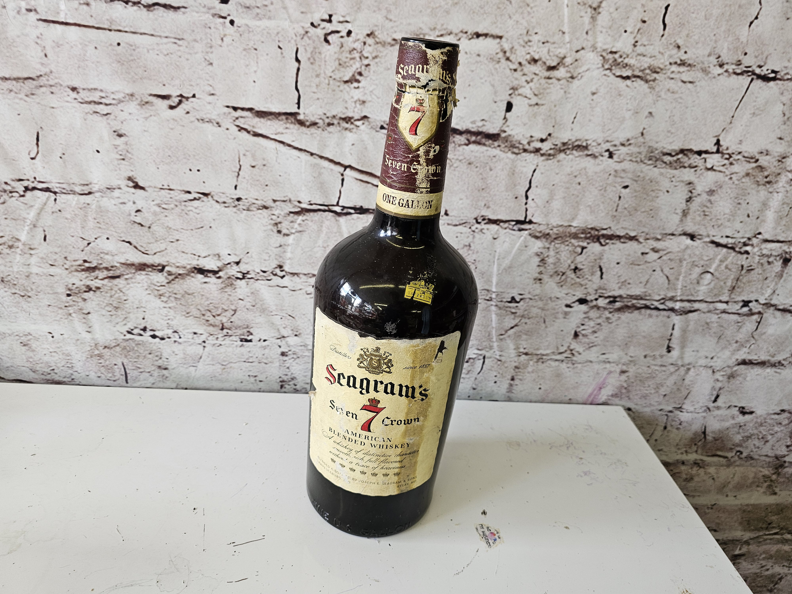 Vintage Seagram's 7 Seven Crown Whiskey Glass Bottle 1 Gallon