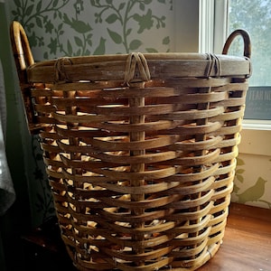 Vintage Gathering Basket, Primitive  Harvest Basket, Leather Handles woven split wood, Bent wood, Hamper or Basket HUGE