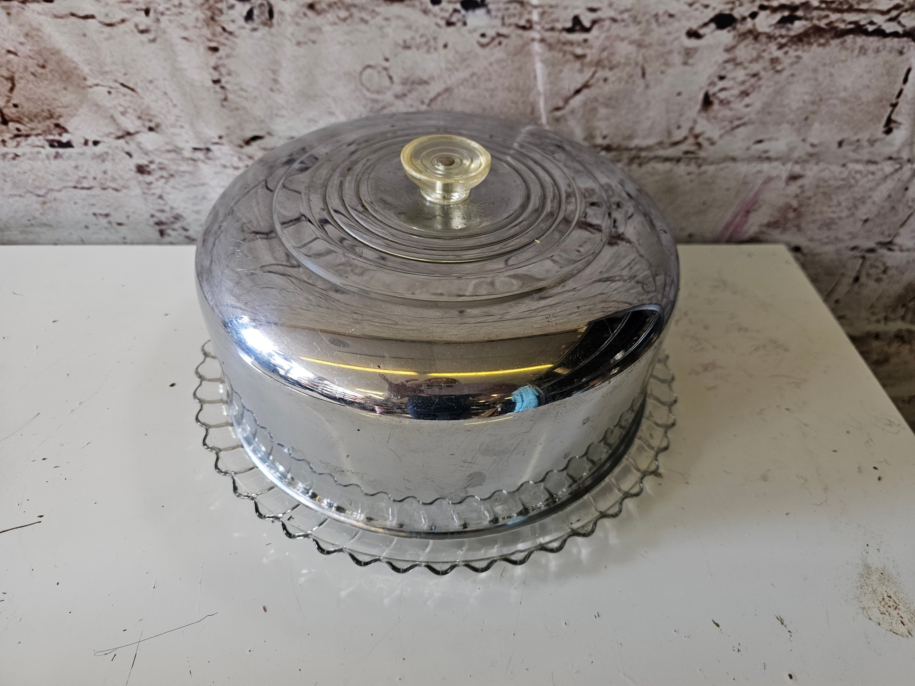 Aluminum Cake Pan with Lid Vintage and glass round plate footed