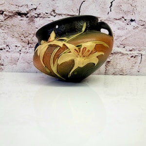 Roseville Pottery Sienna Tan Zephyr Lily Jardiniere, Planter 7&quot; w/Chain 1940&#39;s