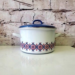 Vintage Enamel ware Soup Pot Stock Pot Blue and White Cookware Vintage Kitchenware, Mid Century Enamel