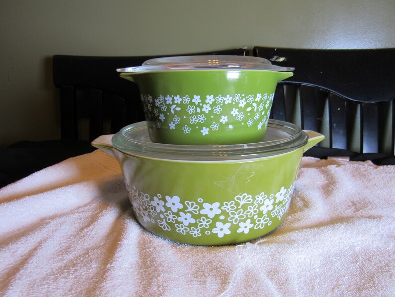 Set Of Two Green Floral Pyrex Pattern Great Vintage Conditon image 0