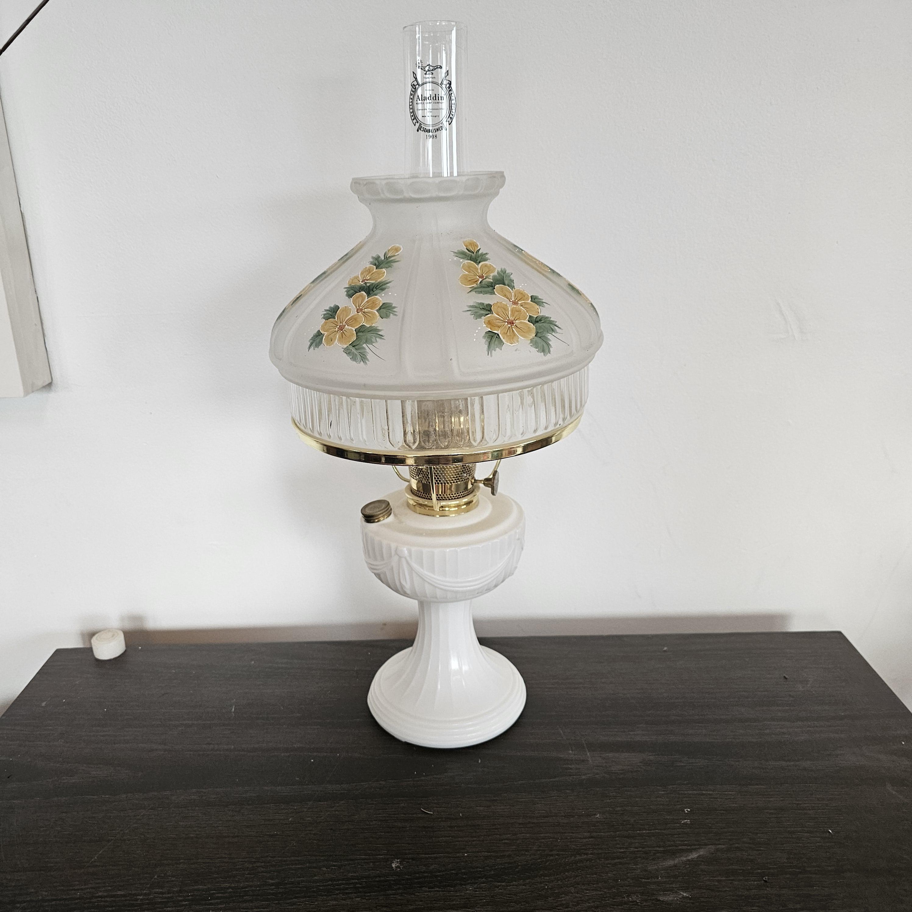 Aladdin ランプ クリーム色 Antique Aladdin Alacite Ivory Lincoln Drape Handpainted Shade Oil