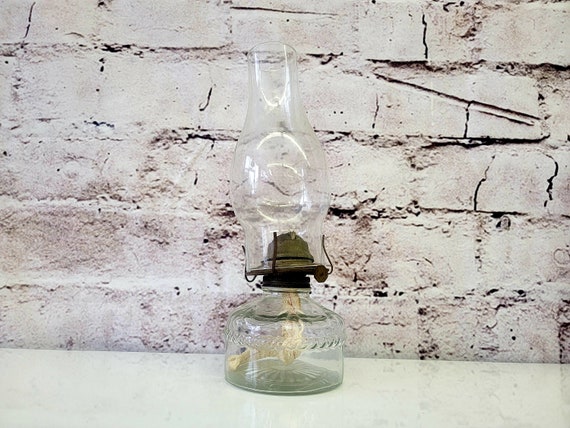 Lampada a olio in vetro Eagle USA vintage del 1930, lampada a cherosene  vecchio stile, mid century moderno, oggetti da collezione, arredamento per  fattoria, lampade Vintge -  Italia