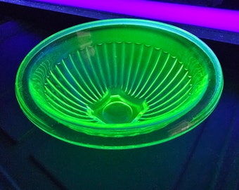 Vintage Uranium Vaseline Large Green Glass Ribbed Bowl, Mixing Bowl