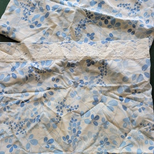 Vintage 60s/70s Floral Flat Pillowcases Pair