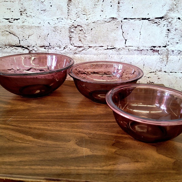 Set of Three Vintage Pyrex Cranberry Glass Nesting Mixing Bowl Set 322 1 Litre, 323 1.5 Litre, 325 2.5 Litre Made in USA Retro Kitchen