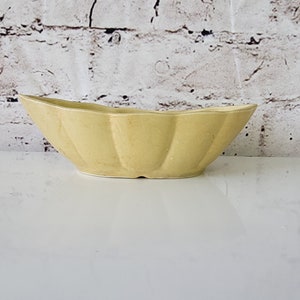 Vintage Yellow Planter, Mid Century Yellow Planter, Cottage Core, Retro Planter, Retro Yellow Planter, Scalloped Planter,