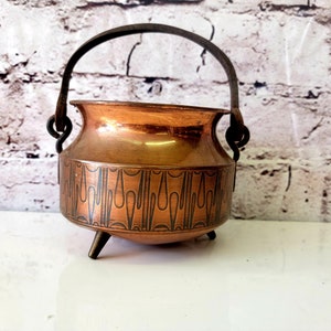 MCM Small Hammered Copper Planter With Wrought Iron Handle Vintage, Mid Century Modern Style Pattern