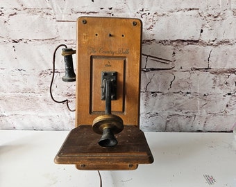 Vintage 1956 the Country Belle Radio by Guild Model 556