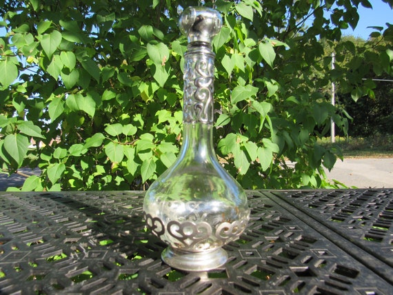 Vintage Perfume Bottle, Vanity Bottle Glass With … - image 4