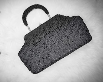Sac à main vintage des années 1960, perles roses, corps souple des années 60, fausses perles