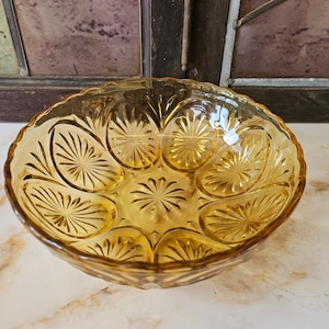 Vintage Anchor Hocking Star and Cameo Medallion Pattern, Amber Glass Serving/Berry Bowl 1970&#39;s