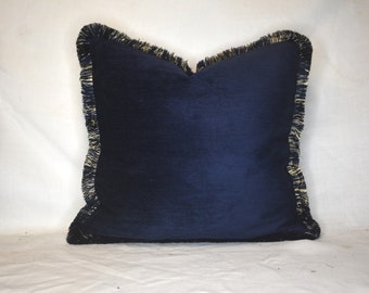 grandes cojines de terciopelo azul marino sólido o flecos de chenilla para sofá o sofá hechos a mano en EE. UU.
