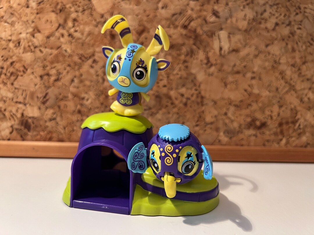 Zoobles 332 Alick & 333 Raymond With Habitat Spring to Life Spin Master