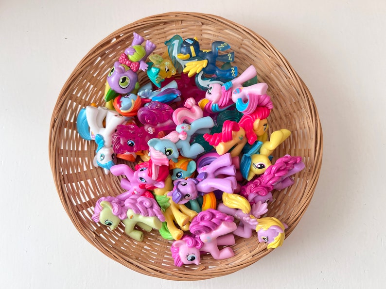 MLP G4 Figurines Pick & Choose dans un sac aveugle Mon petit poney Jouets de collection Hasbro Poneys colorés image 1