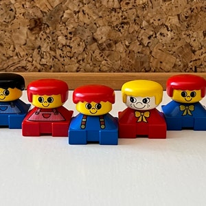 Vintage Lego figures | Lot of 5 Dolls in Excellent Condition | Made in Denmark | Bricks Construction Toddler Play